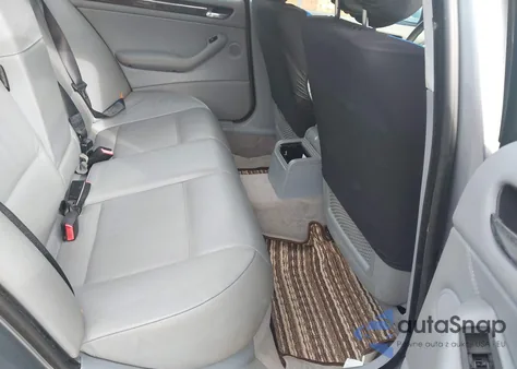 2003 BMW 325 I z USA, uszkodzony, nr VIN WBAEV33403KR25505